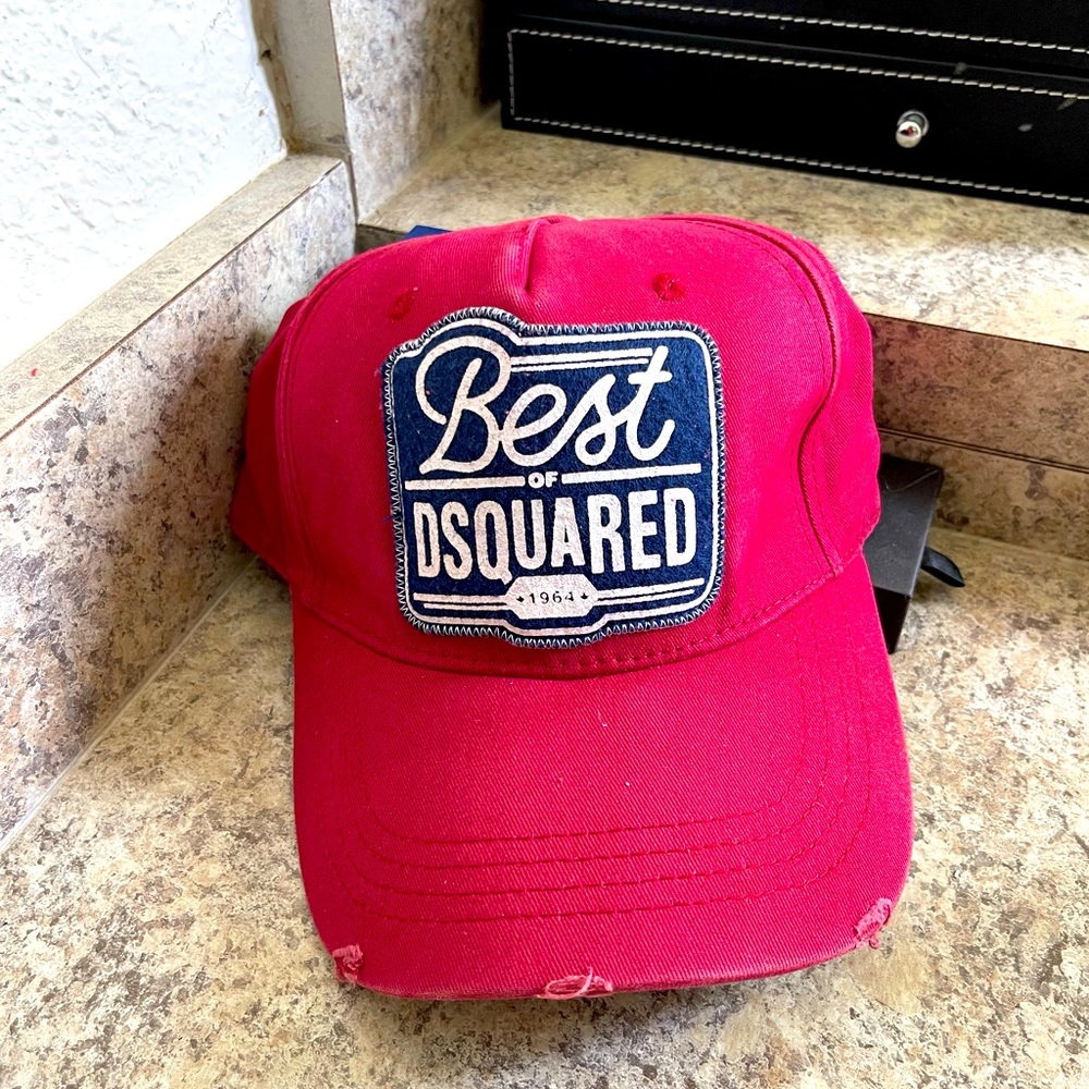 Red and blue Dsquared2 men hat